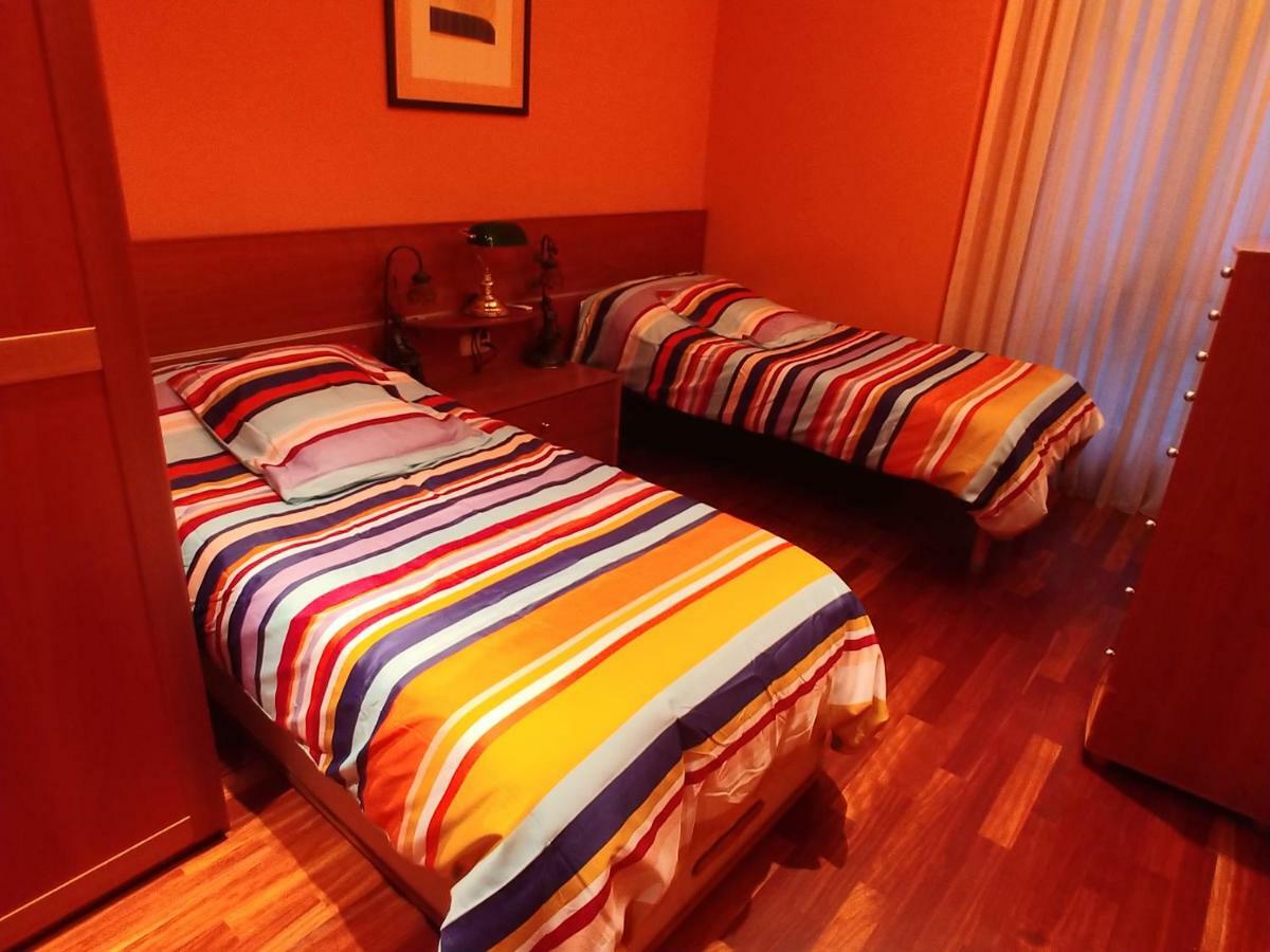 Hogar, A Modo De Hotel Gijon Bagian luar foto